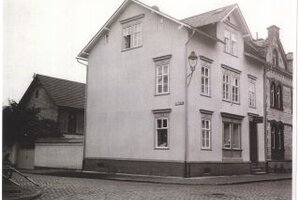 Bäckerei Theis und rechts das Gewerkschaftshaus Kaiserstraße 19