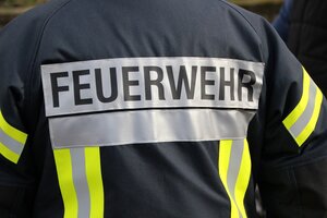 Ansicht einer Feuerwehrjacke.