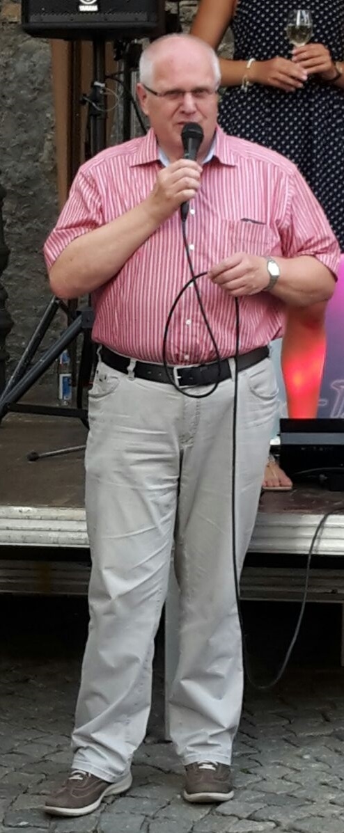 Bürgermeister Hans Benner eröffnet das 27. Weinfest