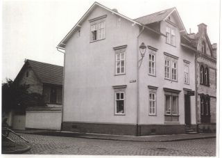 Bäckerei Theis und rechts das Gewerkschaftshaus Kaiserstraße 19