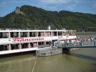 Senioren auf dem Rhein