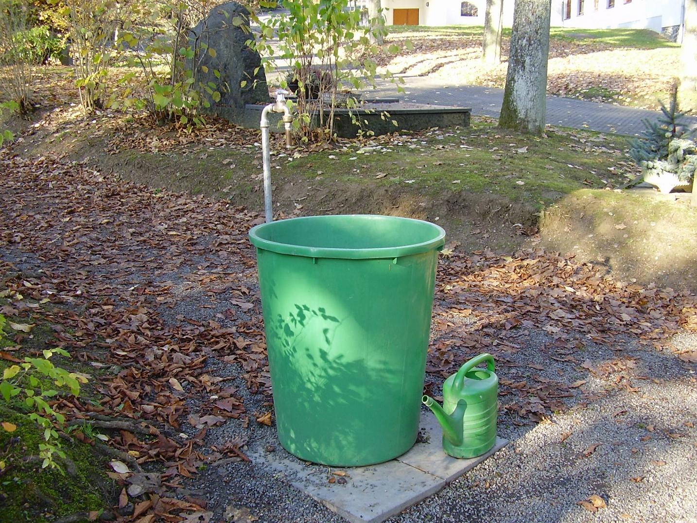 Wasser auf den Friedhöfen