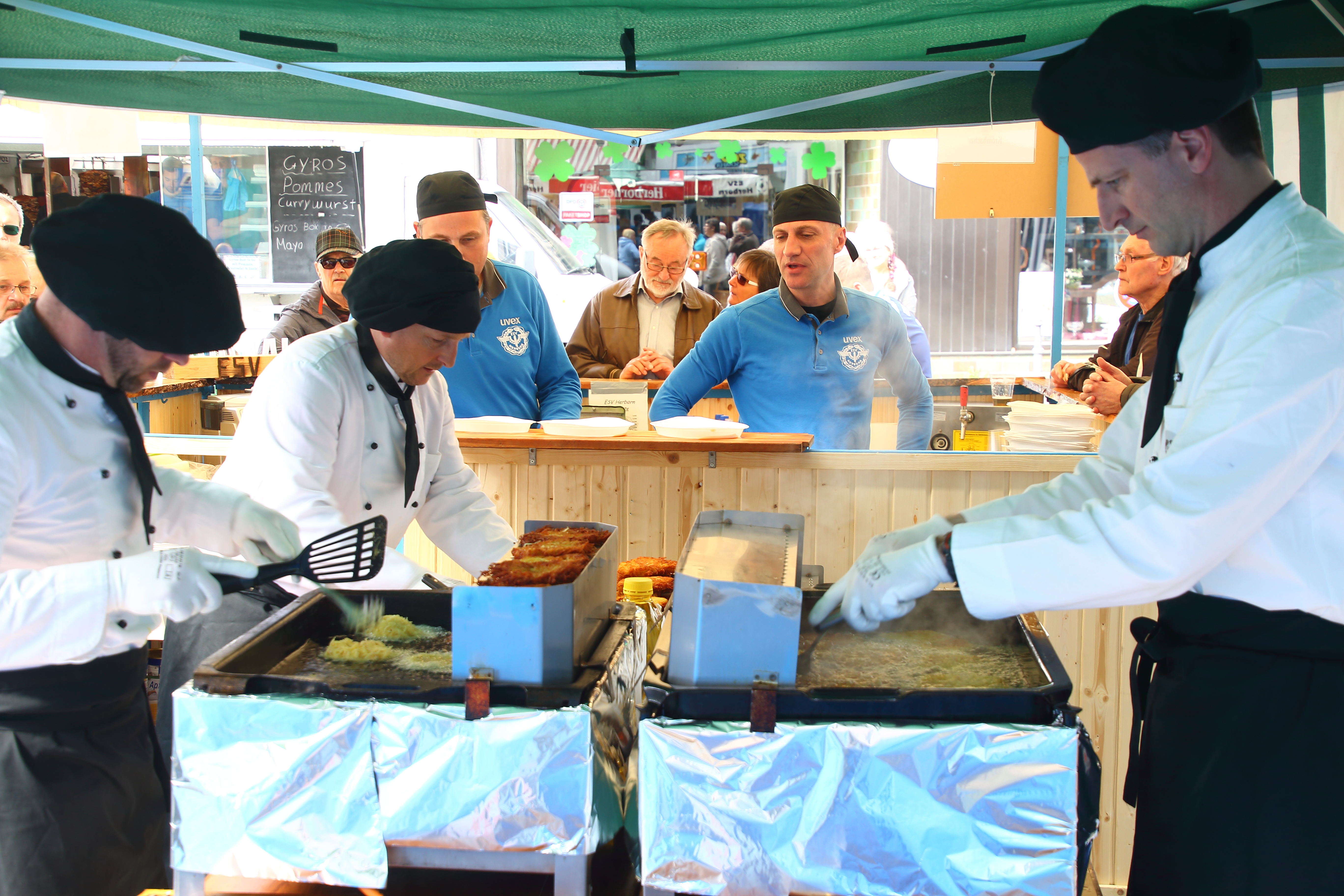 Es brutzelt wieder in Herborns Innenstadt! Besuchen Sie am 8. März den siebten verkaufsoffenen Brutzel-Sonntag